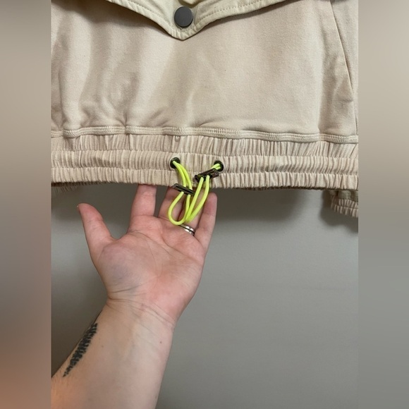 Hologram - Women’s 1/4 Zip Fuzzy Sherpa Sweatshirt with Zip Up - Size Small - Picture 2 of 8